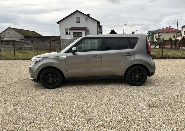 Kia Soul cena 42000 przebieg: 75000, rok produkcji 2015 z Gorlice małe 106